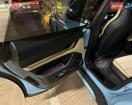 Синий Порше Тайкан, объемом двигателя 0 л и пробегом 15 тыс. км за 100000 $, фото 129 на Automoto.ua