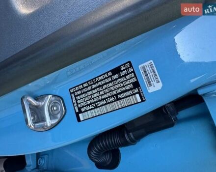 Синий Порше Тайкан, объемом двигателя 0 л и пробегом 35 тыс. км за 47900 $, фото 11 на Automoto.ua