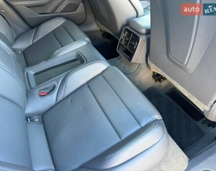 Синий Порше Тайкан, объемом двигателя 0 л и пробегом 35 тыс. км за 47900 $, фото 9 на Automoto.ua