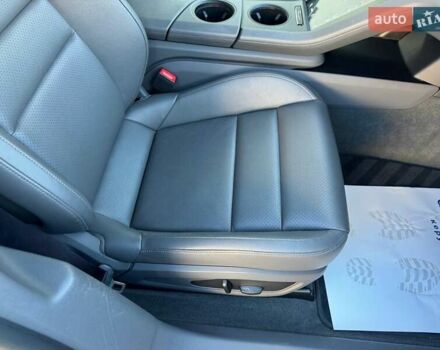 Синий Порше Тайкан, объемом двигателя 0 л и пробегом 35 тыс. км за 47900 $, фото 8 на Automoto.ua