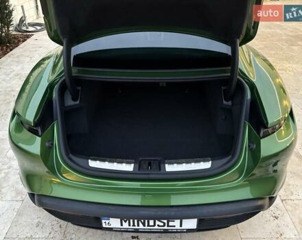 Зелений Порше Тайкан, об'ємом двигуна 0 л та пробігом 32 тис. км за 72000 $, фото 56 на Automoto.ua