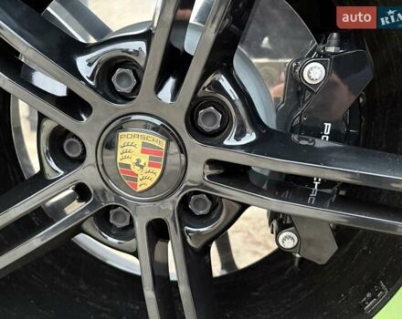 Зелений Порше Тайкан, об'ємом двигуна 0 л та пробігом 32 тис. км за 72000 $, фото 18 на Automoto.ua