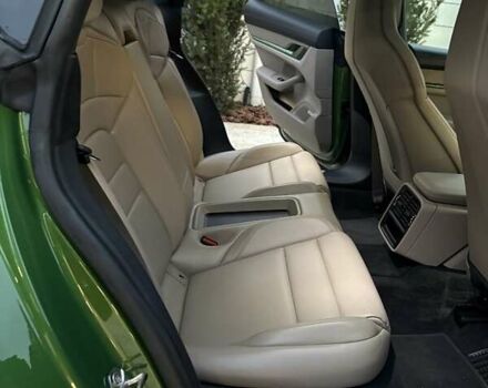 Зелений Порше Тайкан, об'ємом двигуна 0 л та пробігом 32 тис. км за 72000 $, фото 41 на Automoto.ua