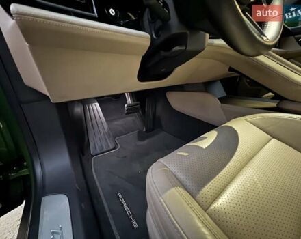 Зелений Порше Тайкан, об'ємом двигуна 0 л та пробігом 32 тис. км за 72000 $, фото 48 на Automoto.ua