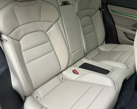 Зелений Порше Тайкан, об'ємом двигуна 0 л та пробігом 32 тис. км за 65000 $, фото 5 на Automoto.ua