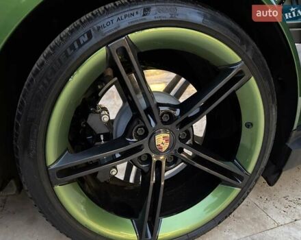 Зелений Порше Тайкан, об'ємом двигуна 0 л та пробігом 32 тис. км за 72000 $, фото 20 на Automoto.ua