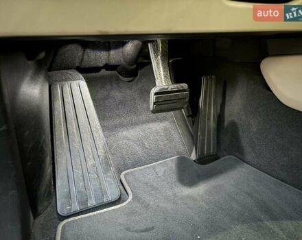 Зелений Порше Тайкан, об'ємом двигуна 0 л та пробігом 32 тис. км за 72000 $, фото 45 на Automoto.ua