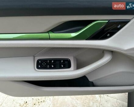 Зелений Порше Тайкан, об'ємом двигуна 0 л та пробігом 32 тис. км за 72000 $, фото 35 на Automoto.ua