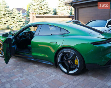 Зеленый Порше Тайкан, объемом двигателя 0 л и пробегом 9 тыс. км за 104700 $, фото 6 на Automoto.ua