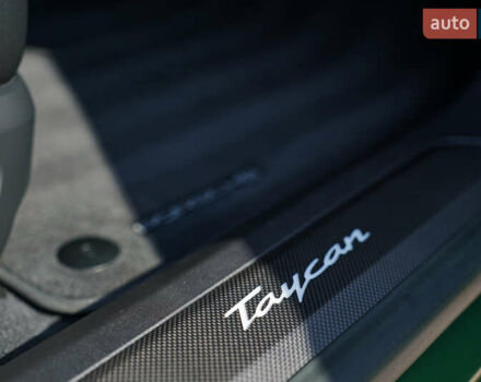 Зеленый Порше Тайкан, объемом двигателя 0 л и пробегом 9 тыс. км за 104700 $, фото 26 на Automoto.ua