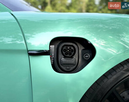 Зелений Порше Тайкан, об'ємом двигуна 0 л та пробігом 11 тис. км за 82000 $, фото 4 на Automoto.ua