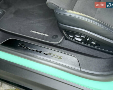 Зелений Порше Тайкан, об'ємом двигуна 0 л та пробігом 11 тис. км за 82000 $, фото 10 на Automoto.ua