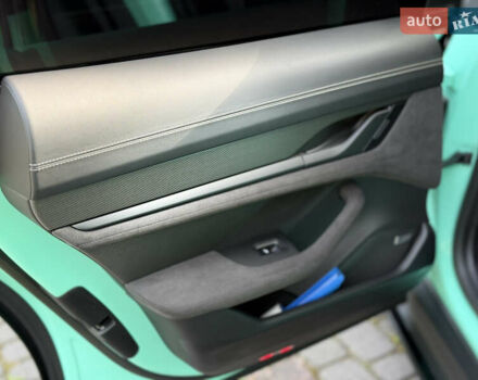 Зелений Порше Тайкан, об'ємом двигуна 0 л та пробігом 11 тис. км за 82000 $, фото 8 на Automoto.ua