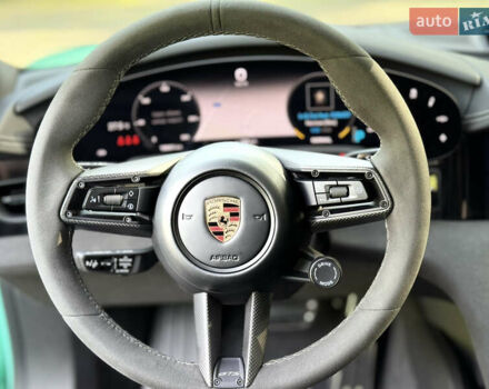 Зелений Порше Тайкан, об'ємом двигуна 0 л та пробігом 11 тис. км за 82000 $, фото 11 на Automoto.ua