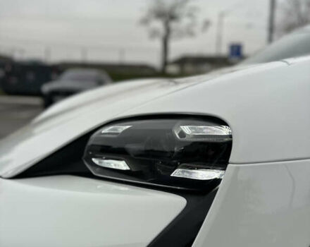 Белый Порше Taycan Cross Turismo, объемом двигателя 0 л и пробегом 81 тыс. км за 70000 $, фото 16 на Automoto.ua