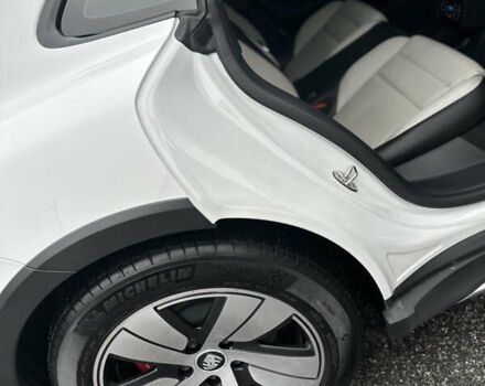 Белый Порше Taycan Cross Turismo, объемом двигателя 0 л и пробегом 81 тыс. км за 70000 $, фото 11 на Automoto.ua