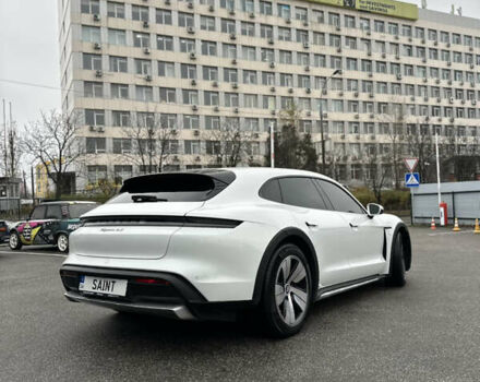Белый Порше Taycan Cross Turismo, объемом двигателя 0 л и пробегом 81 тыс. км за 70000 $, фото 4 на Automoto.ua