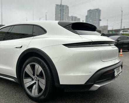 Белый Порше Taycan Cross Turismo, объемом двигателя 0 л и пробегом 81 тыс. км за 70000 $, фото 28 на Automoto.ua