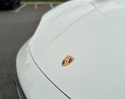 Белый Порше Taycan Cross Turismo, объемом двигателя 0 л и пробегом 81 тыс. км за 70000 $, фото 18 на Automoto.ua