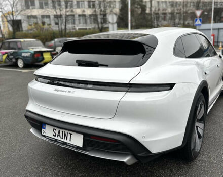 Белый Порше Taycan Cross Turismo, объемом двигателя 0 л и пробегом 81 тыс. км за 70000 $, фото 6 на Automoto.ua