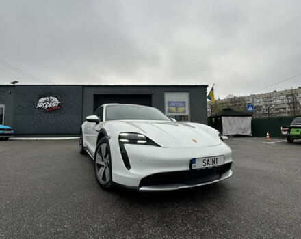 Белый Порше Taycan Cross Turismo, объемом двигателя 0 л и пробегом 81 тыс. км за 70000 $, фото 31 на Automoto.ua