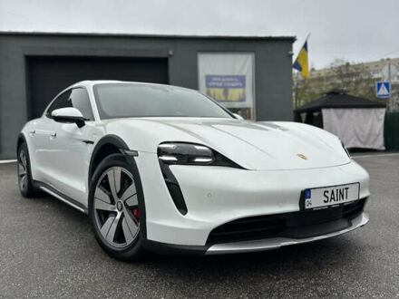 Белый Порше Taycan Cross Turismo, объемом двигателя 0 л и пробегом 81 тыс. км за 70000 $, фото 1 на Automoto.ua