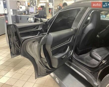 Черный Порше Taycan Cross Turismo, объемом двигателя 0 л и пробегом 39 тыс. км за 66900 $, фото 10 на Automoto.ua