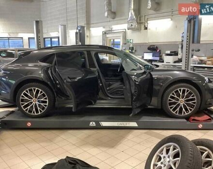 Черный Порше Taycan Cross Turismo, объемом двигателя 0 л и пробегом 39 тыс. км за 66900 $, фото 14 на Automoto.ua