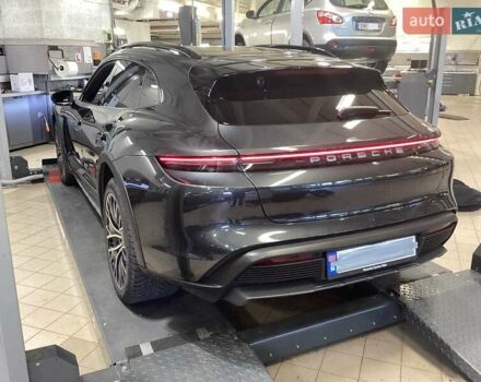 Черный Порше Taycan Cross Turismo, объемом двигателя 0 л и пробегом 39 тыс. км за 66900 $, фото 9 на Automoto.ua