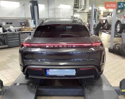 Черный Порше Taycan Cross Turismo, объемом двигателя 0 л и пробегом 39 тыс. км за 66900 $, фото 8 на Automoto.ua