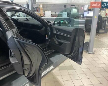 Черный Порше Taycan Cross Turismo, объемом двигателя 0 л и пробегом 39 тыс. км за 66900 $, фото 4 на Automoto.ua