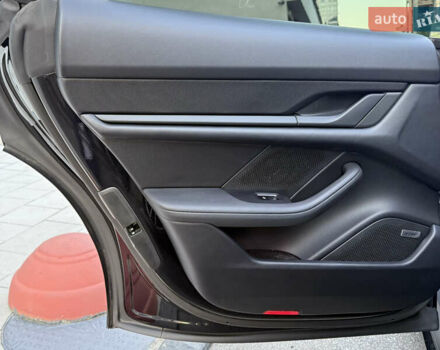 Черный Порше Taycan Cross Turismo, объемом двигателя 0 л и пробегом 15 тыс. км за 88000 $, фото 59 на Automoto.ua