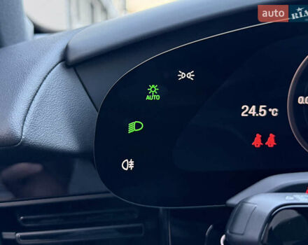 Черный Порше Taycan Cross Turismo, объемом двигателя 0 л и пробегом 15 тыс. км за 88000 $, фото 86 на Automoto.ua