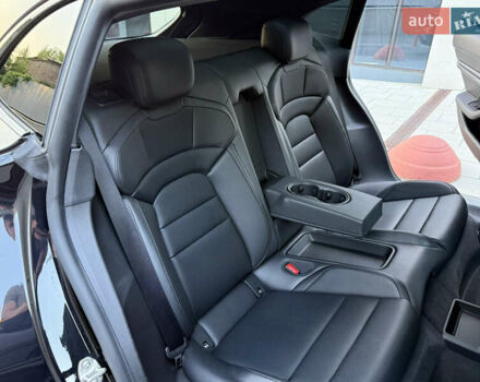 Черный Порше Taycan Cross Turismo, объемом двигателя 0 л и пробегом 15 тыс. км за 88000 $, фото 53 на Automoto.ua