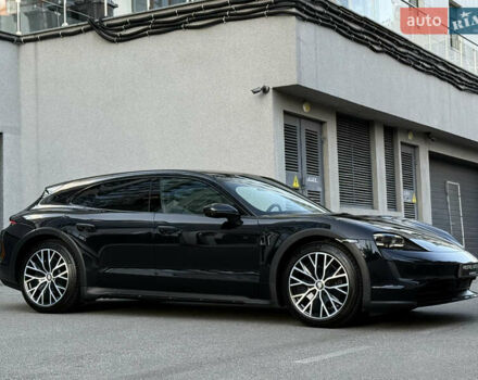 Черный Порше Taycan Cross Turismo, объемом двигателя 0 л и пробегом 15 тыс. км за 85000 $, фото 12 на Automoto.ua