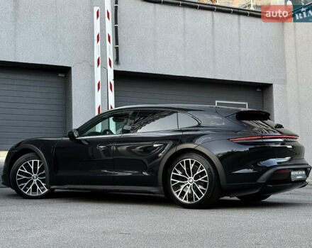 Черный Порше Taycan Cross Turismo, объемом двигателя 0 л и пробегом 15 тыс. км за 85000 $, фото 29 на Automoto.ua