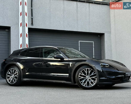 Черный Порше Taycan Cross Turismo, объемом двигателя 0 л и пробегом 15 тыс. км за 85000 $, фото 4 на Automoto.ua