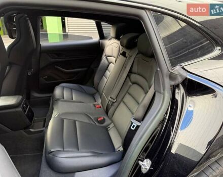 Черный Порше Taycan Cross Turismo, объемом двигателя 0 л и пробегом 15 тыс. км за 74990 $, фото 9 на Automoto.ua