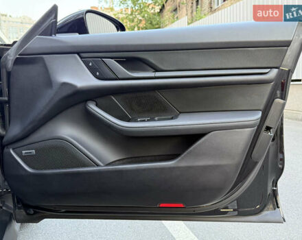 Черный Порше Taycan Cross Turismo, объемом двигателя 0 л и пробегом 15 тыс. км за 85000 $, фото 57 на Automoto.ua