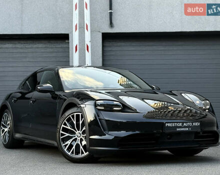 Черный Порше Taycan Cross Turismo, объемом двигателя 0 л и пробегом 15 тыс. км за 85000 $, фото 2 на Automoto.ua