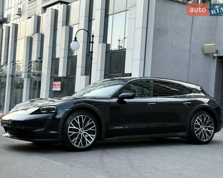 Черный Порше Taycan Cross Turismo, объемом двигателя 0 л и пробегом 15 тыс. км за 85000 $, фото 15 на Automoto.ua