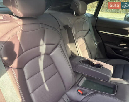 Фиолетовый Порше Taycan Cross Turismo, объемом двигателя 0 л и пробегом 29 тыс. км за 70000 $, фото 14 на Automoto.ua