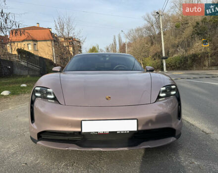 Фиолетовый Порше Taycan Cross Turismo, объемом двигателя 0 л и пробегом 29 тыс. км за 70000 $, фото 8 на Automoto.ua