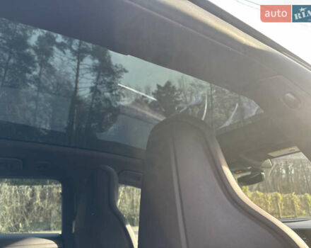 Фиолетовый Порше Taycan Cross Turismo, объемом двигателя 0 л и пробегом 29 тыс. км за 70000 $, фото 33 на Automoto.ua