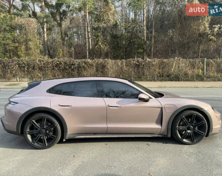 Фиолетовый Порше Taycan Cross Turismo, объемом двигателя 0 л и пробегом 29 тыс. км за 70000 $, фото 3 на Automoto.ua