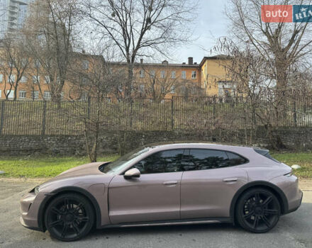 Фиолетовый Порше Taycan Cross Turismo, объемом двигателя 0 л и пробегом 29 тыс. км за 70000 $, фото 7 на Automoto.ua