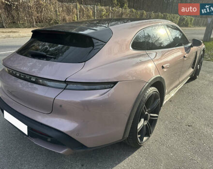 Фиолетовый Порше Taycan Cross Turismo, объемом двигателя 0 л и пробегом 29 тыс. км за 70000 $, фото 18 на Automoto.ua