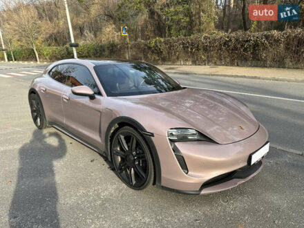 Фиолетовый Порше Taycan Cross Turismo, объемом двигателя 0 л и пробегом 29 тыс. км за 70000 $, фото 1 на Automoto.ua