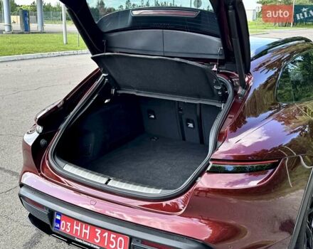 Червоний Порше Taycan Cross Turismo, об'ємом двигуна 0 л та пробігом 72 тис. км за 61500 $, фото 24 на Automoto.ua