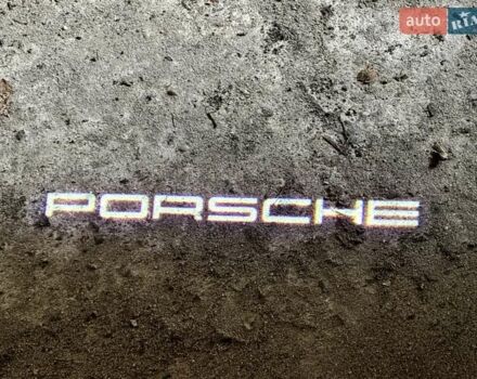 Красный Порше Taycan Cross Turismo, объемом двигателя 0 л и пробегом 106 тыс. км за 57500 $, фото 65 на Automoto.ua